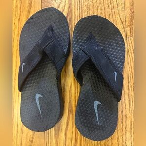 Boys Nike Black Sandals with Gray Logo